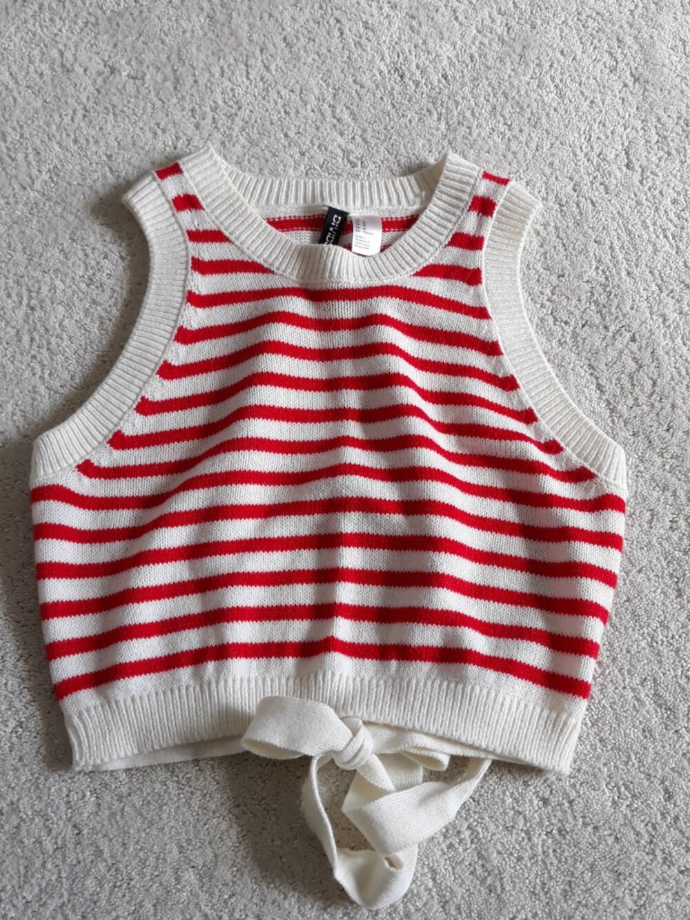 Divided H & M Cropped Red, Cream Knitted Top
